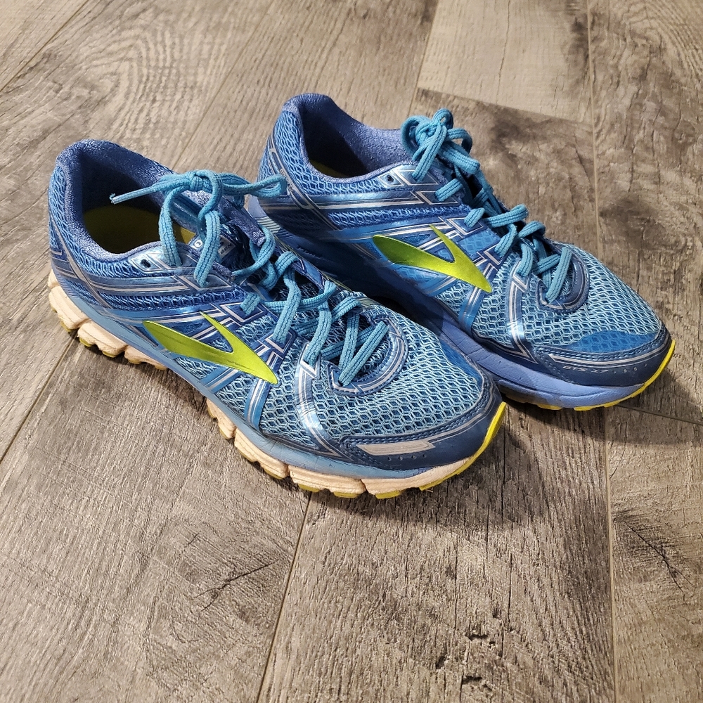 Brooks Running Shoes GTS 17